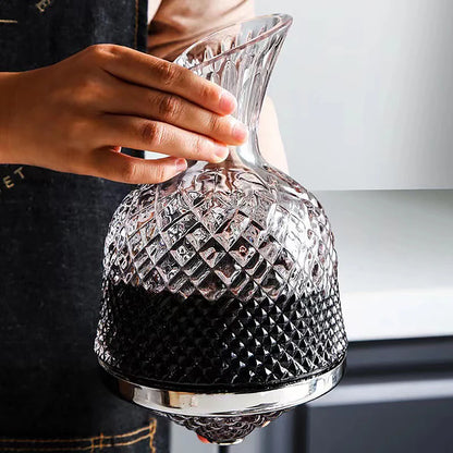 Rotating wine decanter spinning aerator with red wine