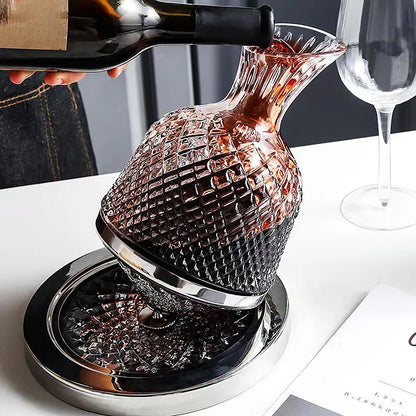 Spinning wine decanter drip-free slanted spout